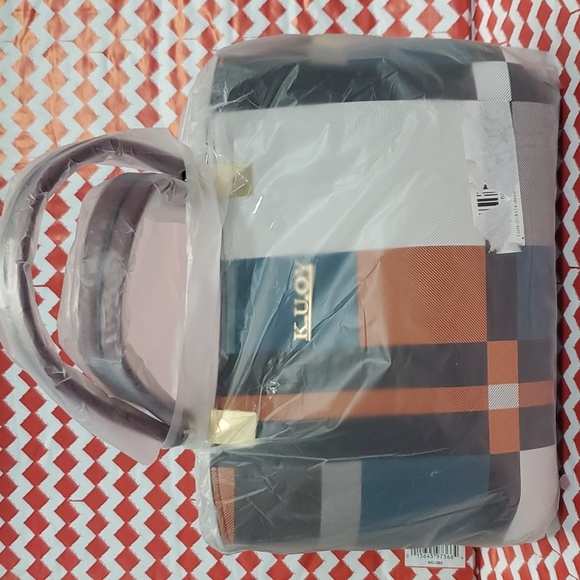 Kuoy Handbag - Picture 2 of 7